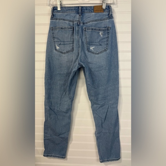 American Eagle women’s mom denim jeans. Size 0 Short - Picture 6 of 6